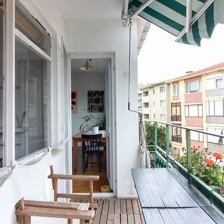 Apartment 2br Colorful & Eclectic Urban Oasis In Besiktas *